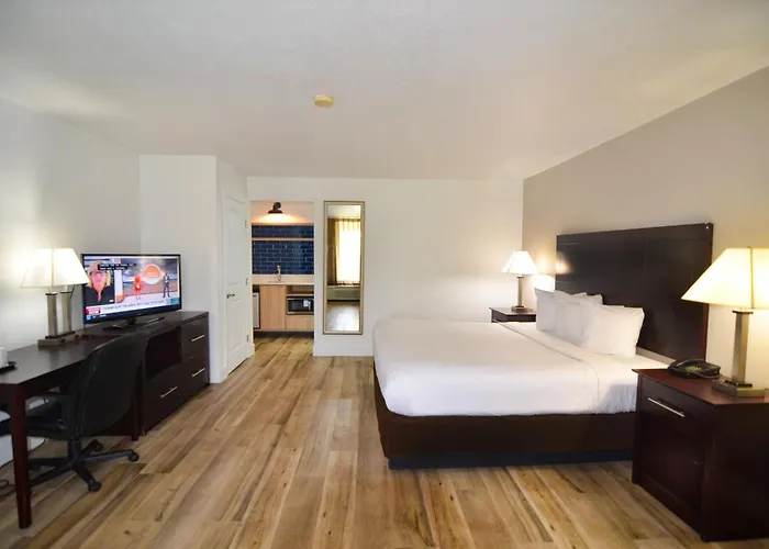 Hotel Monreale Express & Studios Idrive District