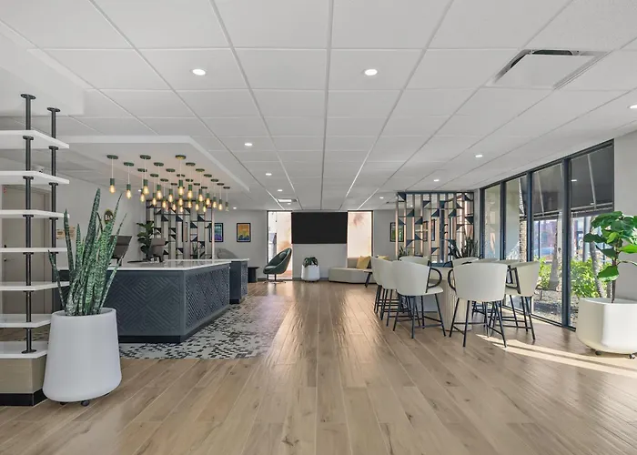 Hotel with pool: B&B Hotel Orlando International Drive Near Universal - Newly Renovated!